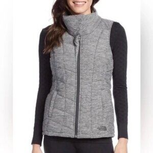 The North Face Women's Small Pseudio Grey Mock Neck Quilted Vest